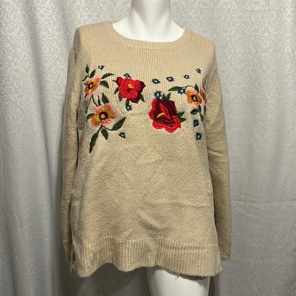 Cliché plus size embroidered flower sweater